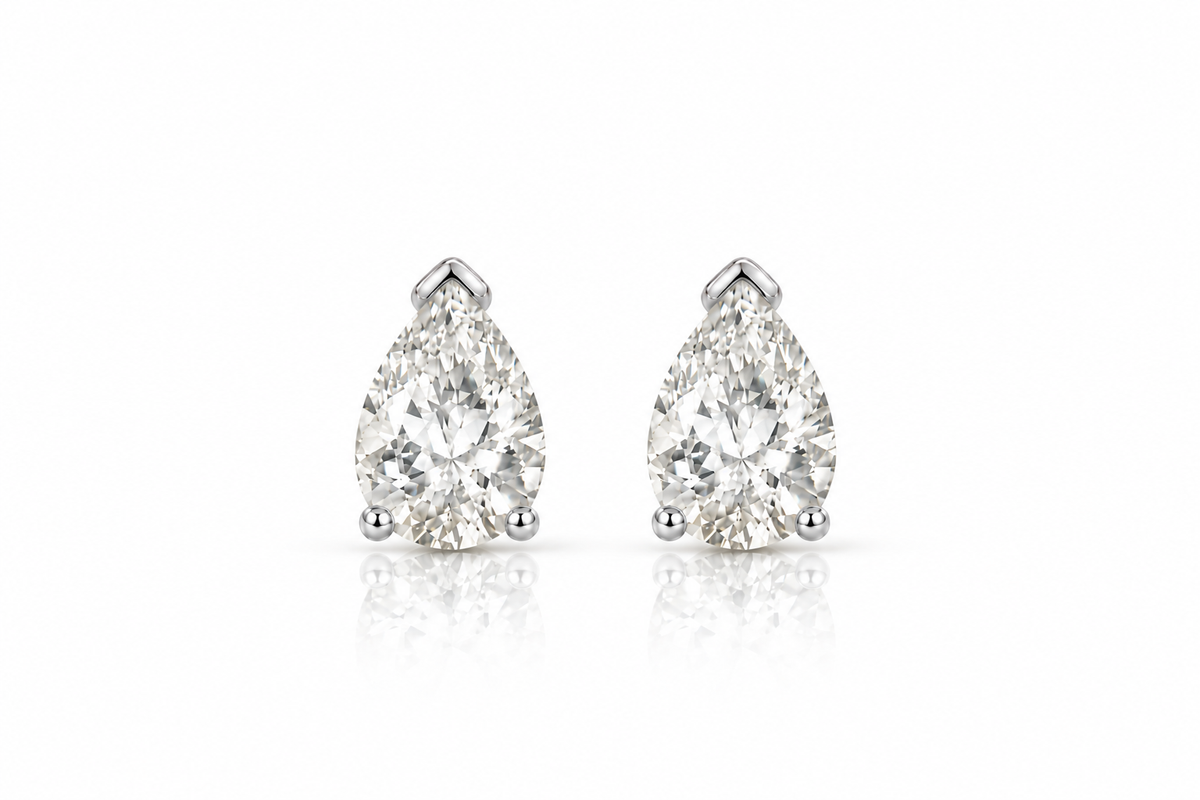 Pear Solitario Studs